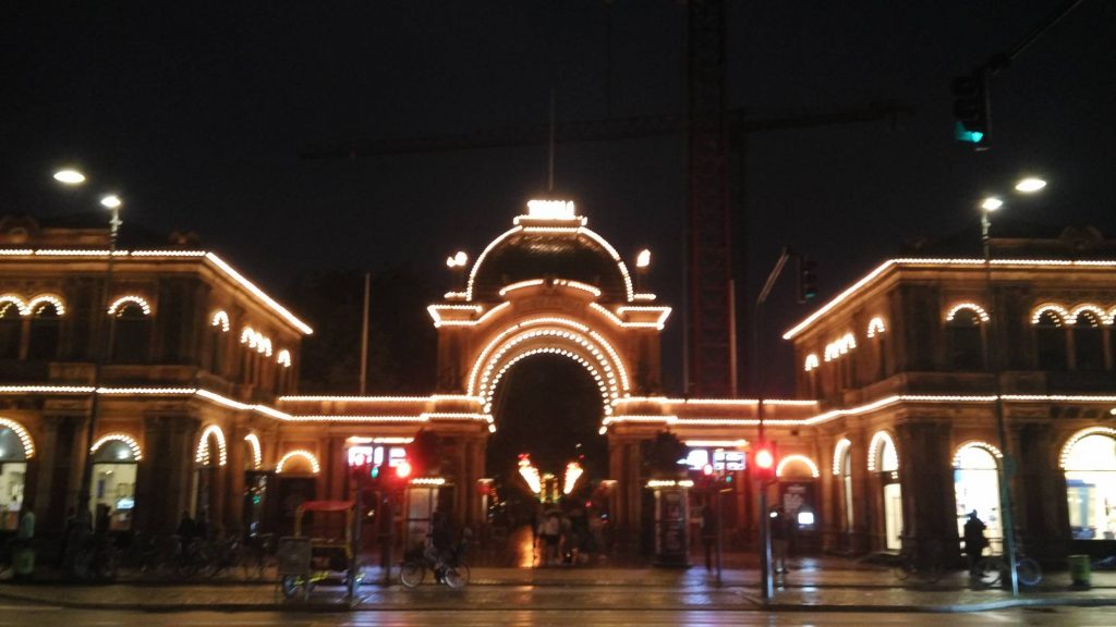 The entrance to Tivoli (the camera’s autofocus had given up at this point)